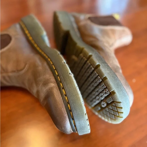 Dr. Martens Brown Leather Chelsea Boots - Picture 4 of 6